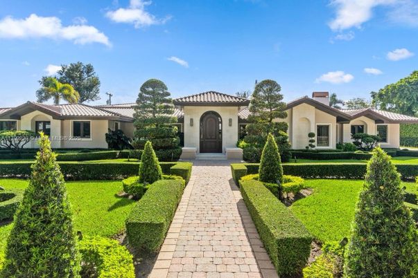 Backyard, Exterior, Facade, Mediterranean
