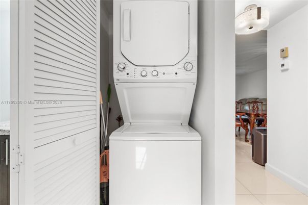 Interior, Utility Closets, Washer