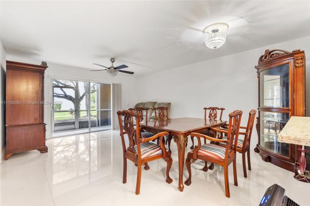 Dining room, Interior