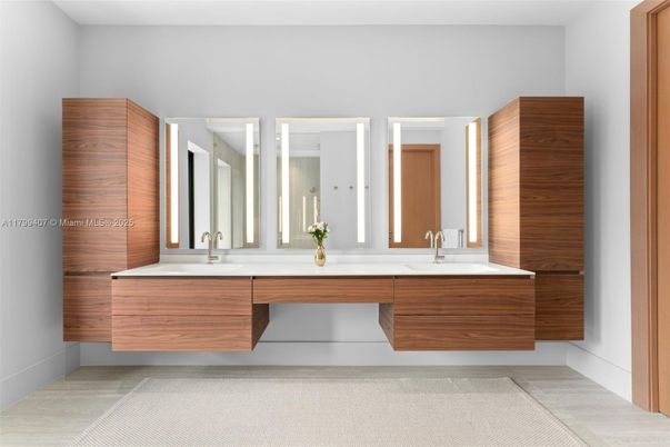 Bathroom, Dual Sink Vanities, Interior