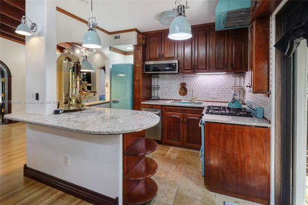 Interior, Kitchen, Pendant Lights, Wood Texture Flooring