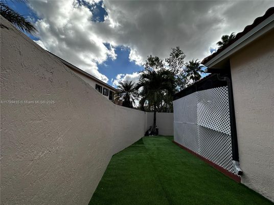 Backyard, Exterior