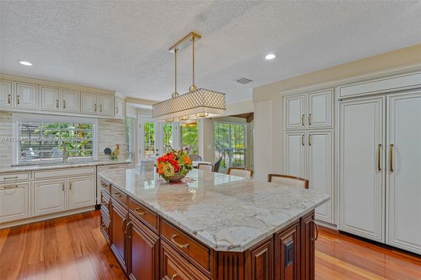 Dining room, Interior, Kitchen, Pendant Lights, Recessed Lighting, Wood Texture Flooring