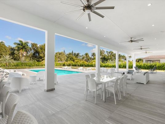 Dining room, Interior, Pool, Recessed Lighting