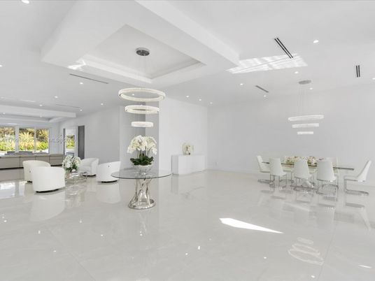 Dining room, Interior, Pendant Lights, Recessed Lighting