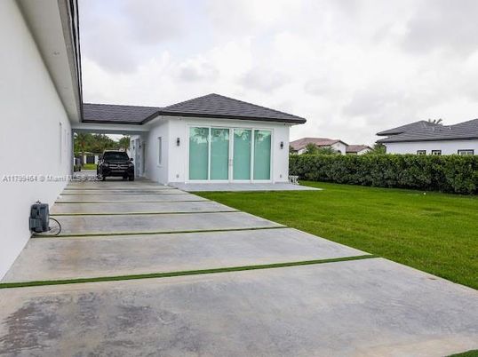 Backyard, Exterior