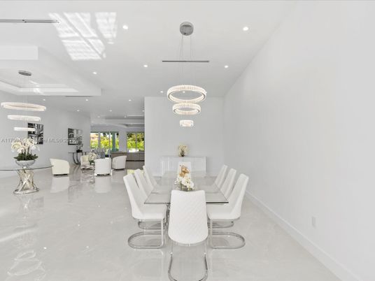 Dining room, Interior, Living room, Pendant Lights, Recessed Lighting