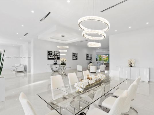 Dining room, Interior, Pendant Lights, Recessed Lighting