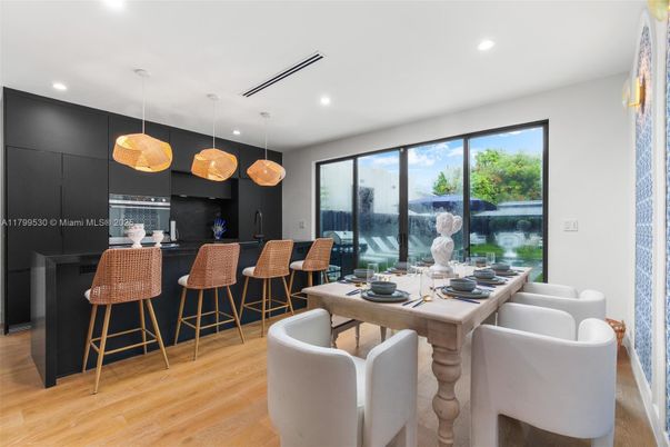 Dining room, Interior, Kitchen, Pendant Lights, Recessed Lighting, Wood Texture Flooring