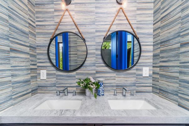 Bathroom, Dual Sink Vanities, Interior