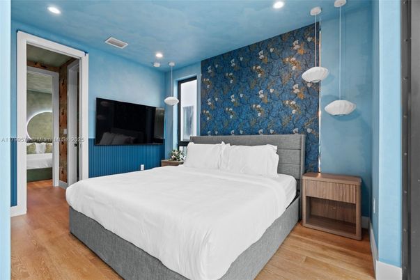 Bedroom, Interior, Pendant Lights, Recessed Lighting, Wood Texture Flooring