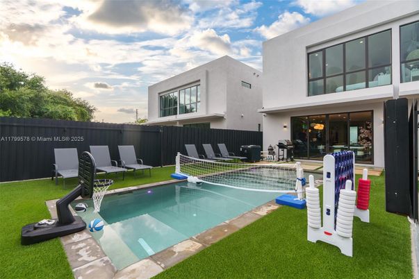 Backyard, Exterior, Pool