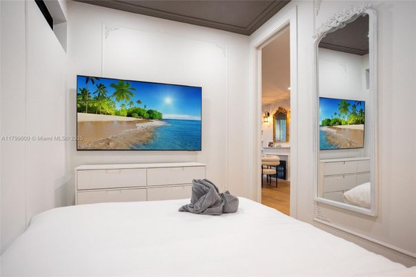 Bedroom, Interior, Water