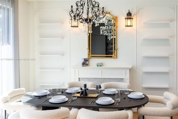 Chandelier, Dining room, Interior