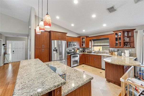 Interior, Kitchen, Pendant Lights, Recessed Lighting, Stainless Steel Appliances