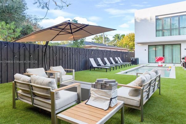 Backyard, Exterior