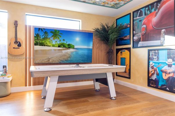 Game Room, Interior, Wood Texture Flooring
