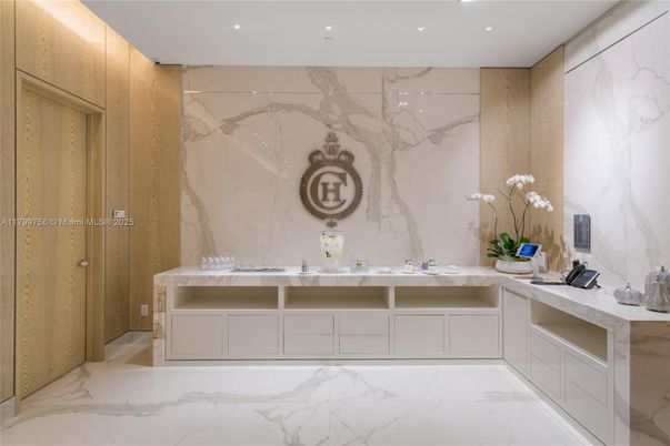 Bathroom, Dual Sink Vanities, Interior, Marble, Marble Walls, Recessed Lighting