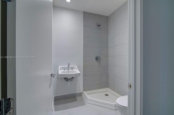 Bathroom, Interior, Recessed Lighting