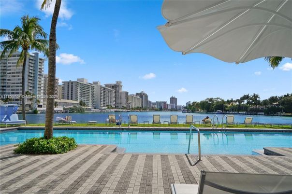 Exterior, Lake, Pool, Water