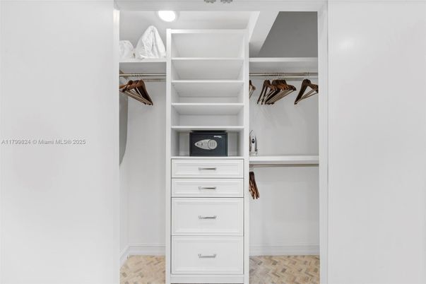 Interior, Walk-in Closets