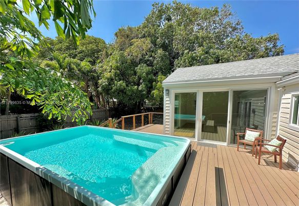 Exterior, Hot Tub