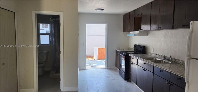 Interior, Kitchen, Washer