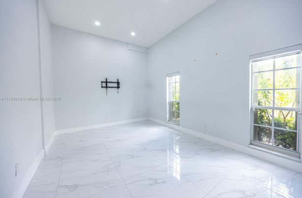 Empty room, Interior, Marble, Recessed Lighting