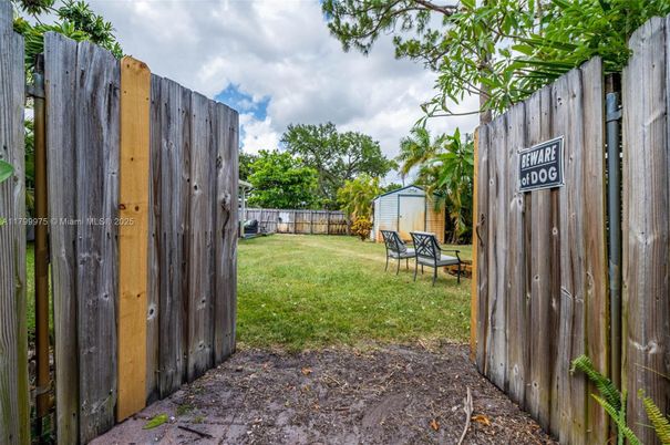 Backyard, Exterior