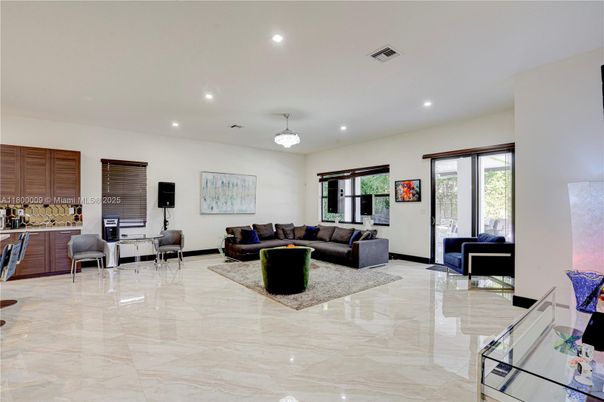 Interior, Living room, Pendant Lights, Recessed Lighting