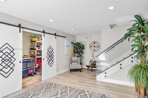 Interior, Recessed Lighting, Wood Texture Flooring