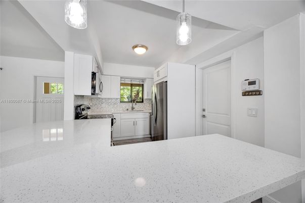 Interior, Kitchen, Pendant Lights, Stainless Steel Appliances