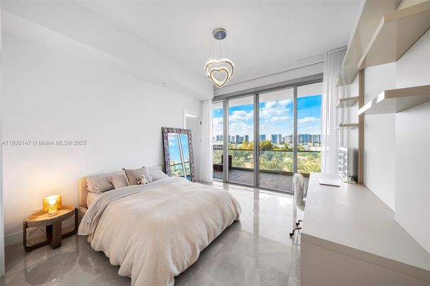 Bedroom, Interior, Pendant Lights