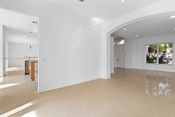 Empty room, Interior, Pendant Lights, Recessed Lighting