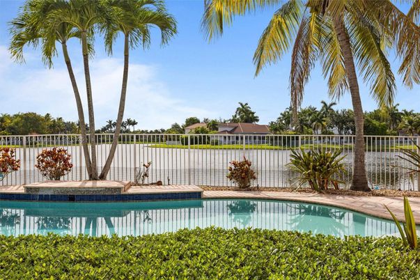 Exterior, Lake, Pool