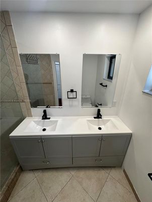 Bathroom, Dual Sink Vanities, Interior
