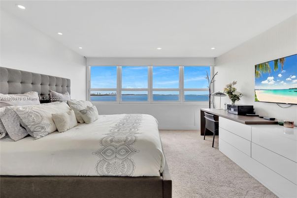 Bedroom, Home Office, Interior, Recessed Lighting, Water