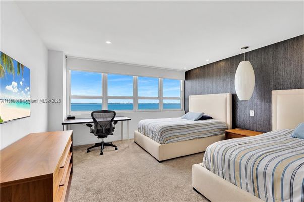 Bedroom, Home Office, Interior, Pendant Lights, Recessed Lighting, Water