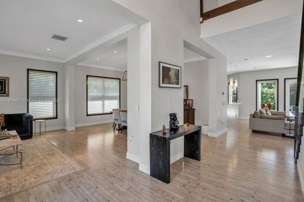 Dining room, Interior, Living room, Pendant Lights, Recessed Lighting, Wood Texture Flooring
