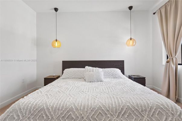 Bedroom, Interior, Pendant Lights