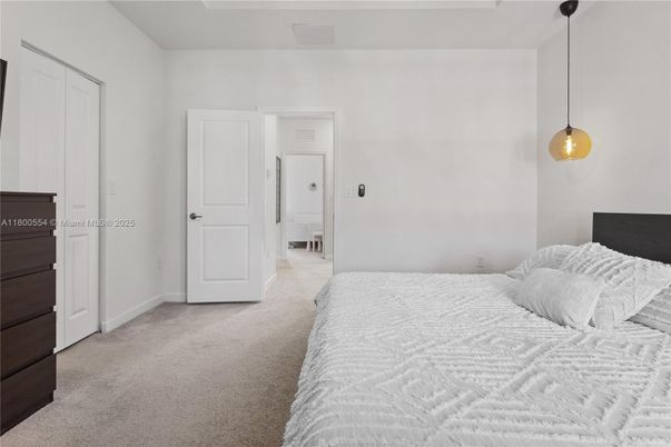 Bedroom, Interior, Pendant Lights