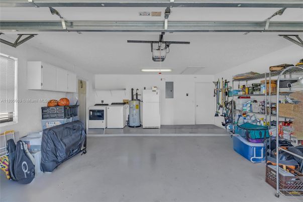 Garage, Interior, Washer