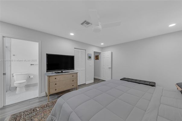 Bathroom, Interior, Recessed Lighting, Wood Texture Flooring