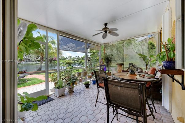 Dining room, Interior, Sun Room, Water