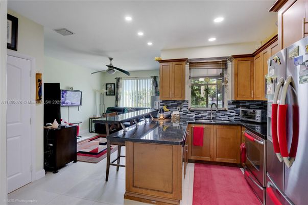 Dining room, Interior, Kitchen, Recessed Lighting