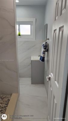 Bathroom, Interior, Marble, Marble Walls, Recessed Lighting
