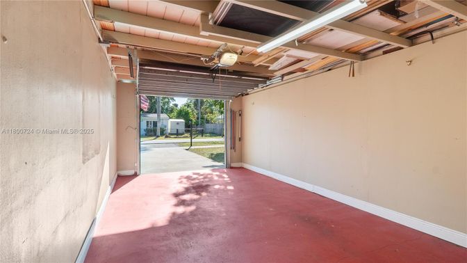 Garage, Interior