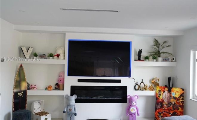Fireplace, Interior