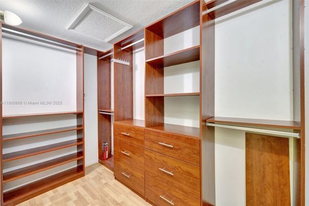 Interior, Walk-in Closets, Wood Texture Flooring