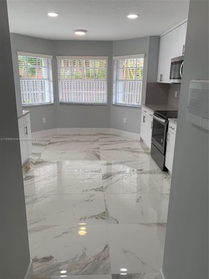 Interior, Kitchen, Marble, Recessed Lighting